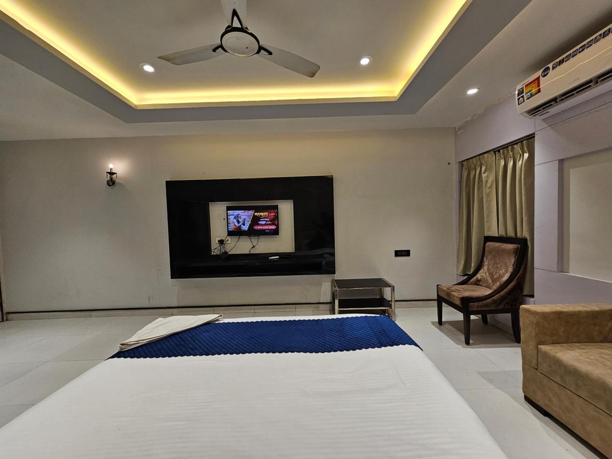 Hotel Mk Vivanta Gwalior Buitenkant foto