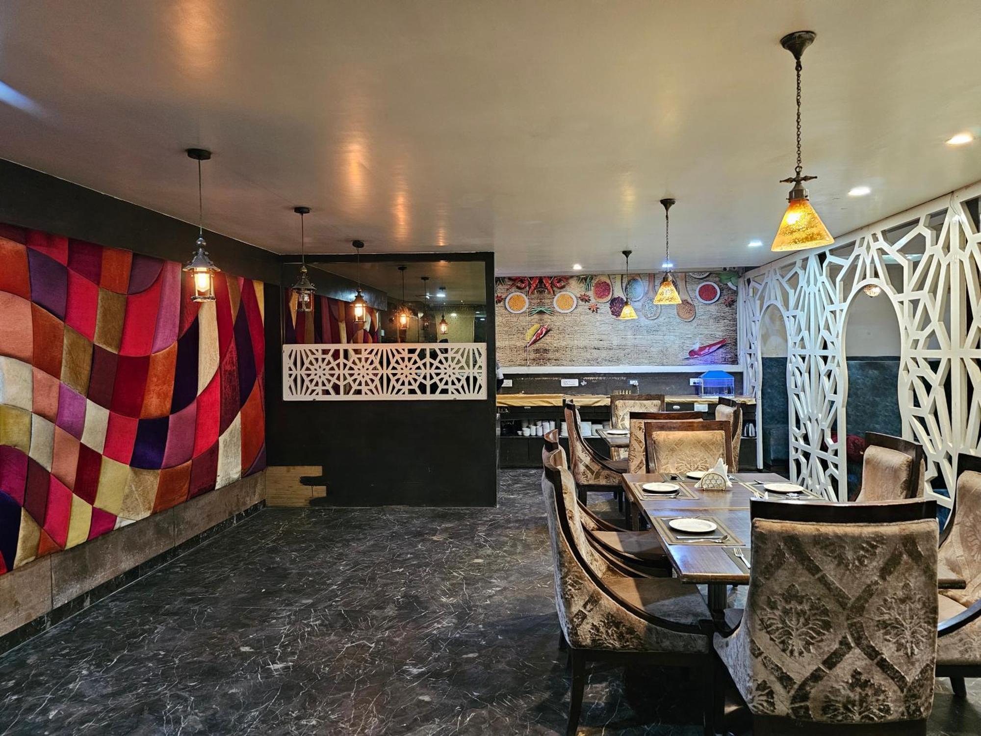 Hotel Mk Vivanta Gwalior Buitenkant foto